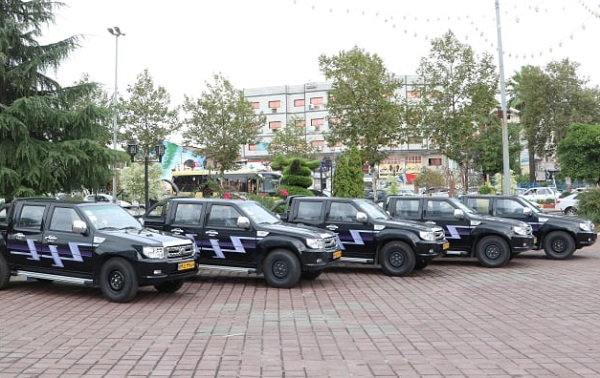 خرید پنج دستگاه خودروی کارون توسط شهرداری قائم شهر از محل پرداخت عوارض شما شهروندان گرامی