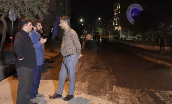 بازدید شبانه از روند اجرایی پروژه  آسفالت خیابان دکتر شریعتی