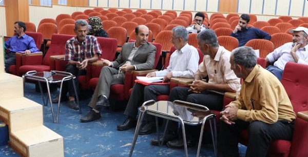 ملاقات مردمی با شهروندان جهت کمک به رفع مشکلات همشهریان