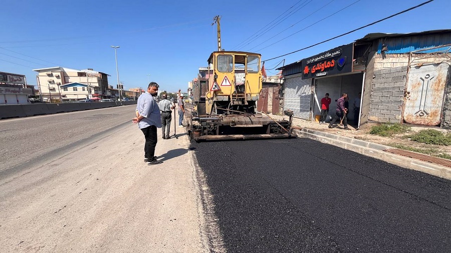 آسفالت جهت اجرای دوربرگردان انتهای خیابان آیت‌الله صالحی مازندرانی