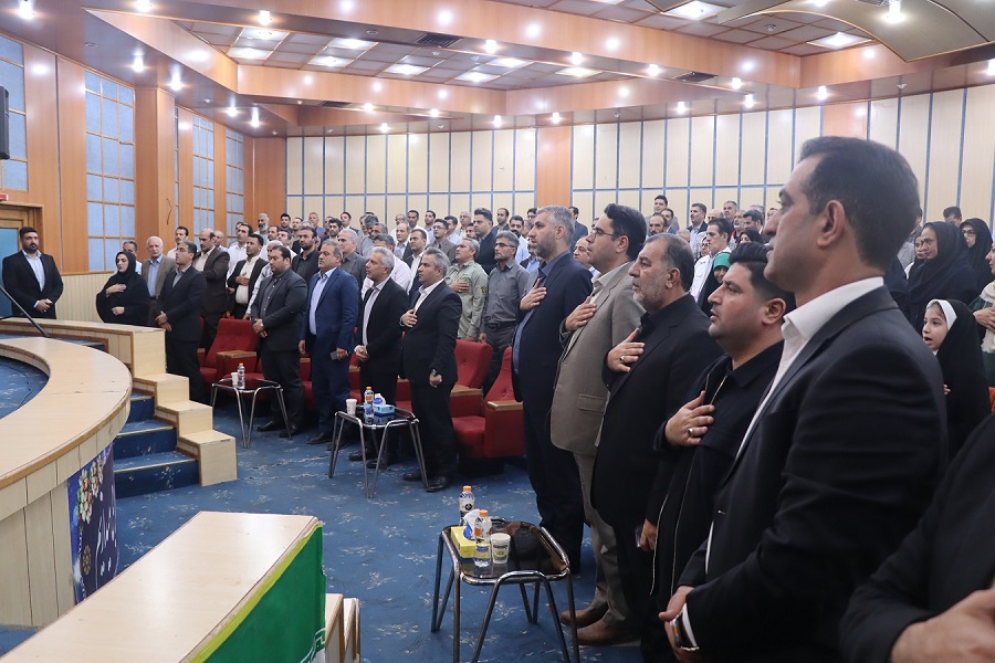 آئین تجلیل از مدیران و کارمندان نمونه دستگاه های اجرایی شهرستان