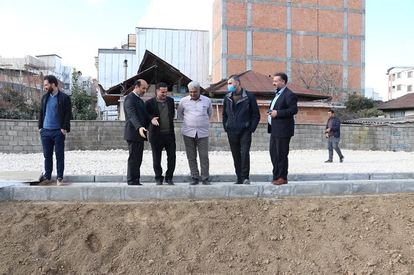 بازدید مهندس کاظم علیپور شهردار قائم شهر از روند اجرای پروژه پارک خبرنگار