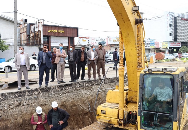 بازدید مهندس کاظم علیپور شهردار قائم شهر از  ادامه روند پروژه ی هدایت آبهای سطحی به  کانال مادر مسیر کمربندی شمالی