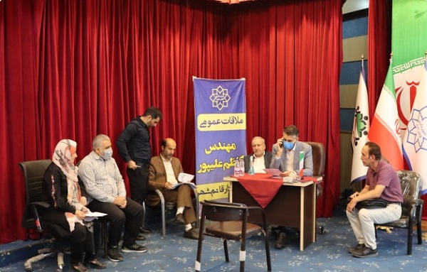ملاقات مردمی با شهروندان جهت کمک به رفع مشکلات همشهریان