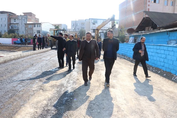 بازدید از روند اجرایی پروژه پارک محله ای خبرنگار