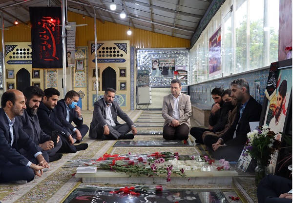 تجدید میثاق با آرمان های انقلاب و شهدا