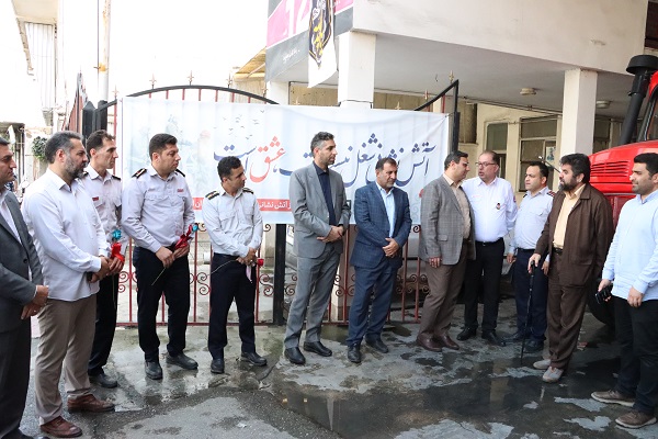 به مناسبت بزرگداشت مقام شامخ آتش نشان، مسئولین شهری با پرسنل سازمان آتش نشانی و خدمات ایمنی شهرداری قائم شهر دیدار نمودند