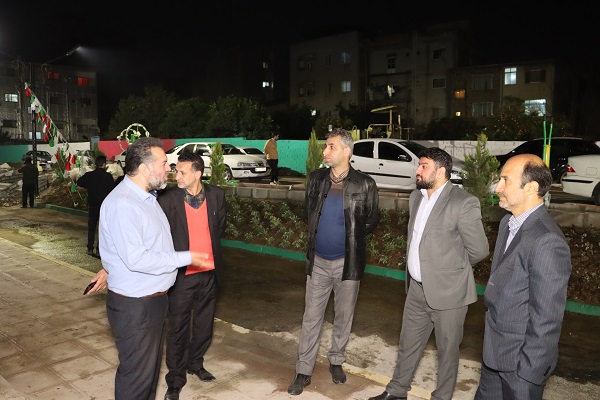 بازدید شبانه از مراحل پایانی احداث پروژه پارک محله ای خبرنگار