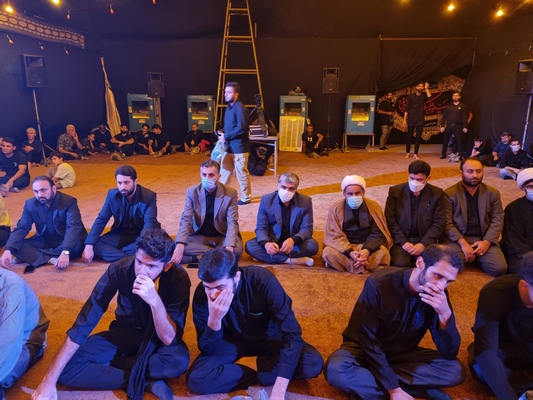 حضور مولایی قراء فرماندار و مهندس کاظم علیپور شهردار قائم شهر در دومین شب سوگواری اباعبدالله الحسین(ع)