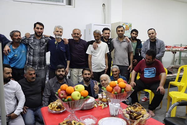 برگزاری جشن میلاد حضرت علی (ع) در گرمخانه شهرداری قائم شهر